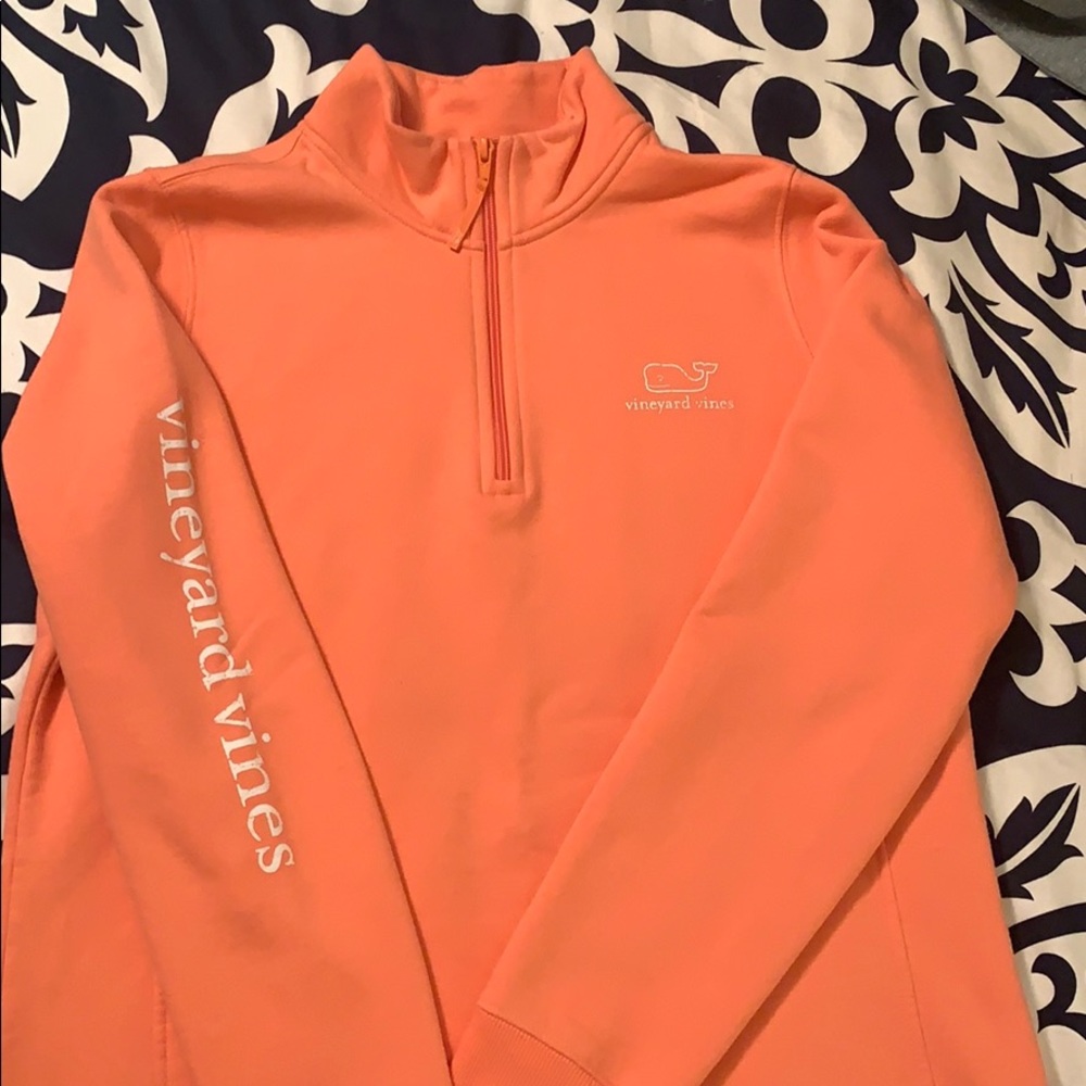 Stylish Women’s Vineyard Vines Pullover